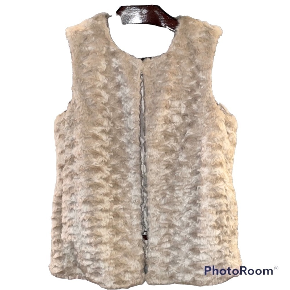 𝅺forever 21 Tan/Ivory Faux Fur Mottled Vest